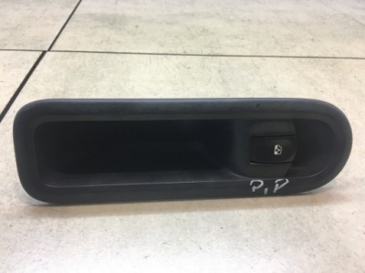 Панель стекло правый перед clio iii 8200356517 фото №1