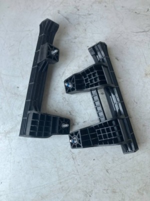 Направляющая стекло дверь renault arkana левый задний  822192423r 822173676r фото №1