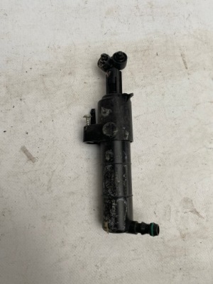 Mercedes w218 омивач фара лампи правий фото №1