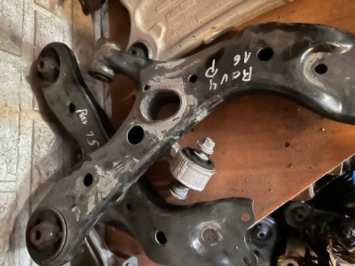 Рычаг правый перед toyota rav4 iv 13-18r фото №1