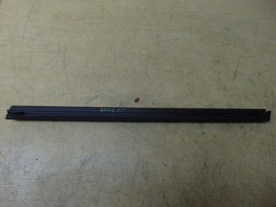 Молдинг ущільнювач двері правий перед peugeot 2008 фото №1