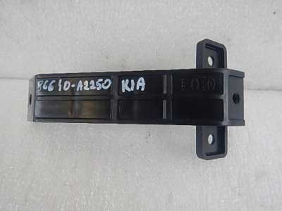 Kia ceed ii направляющая бампера задняя 86640-a2250 фото №1