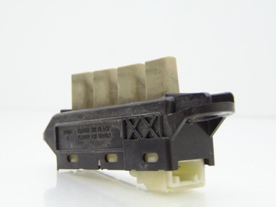 Панель перемикач налаштувань сидіння лівий правий is ii фото №1