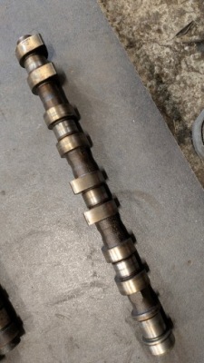 Вал розподільного валу випускний opel zafira a vectra c 1,8 16v z18xe r90400230 фото №1