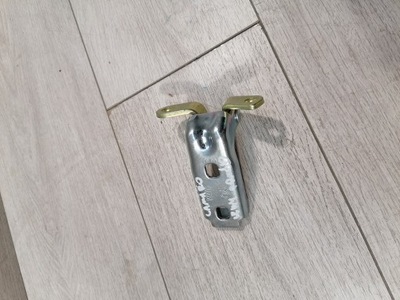 Chevrolet camaro петля дверь левый перед 13501712 фото №1