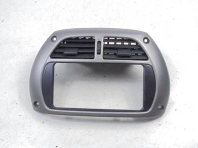 Rav4 ii 00-03 решітка обдув середня рамка радіо фото №1