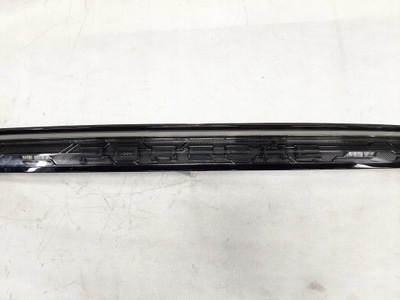 Porsche taycan лампа задня середня led 9j0945082k фото №1