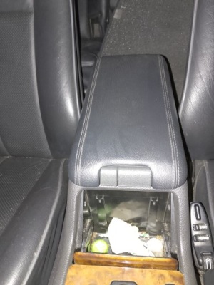 Mercedes e klasa w210 подлокотник туннель средний фото №1