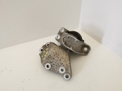 Mitsubishi outlander iv 21- usa кронштейн подушка коробки фото №1