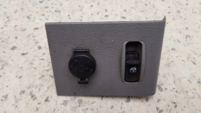 Кнопка стекло задняя разъём прикуривателя carnival i ii фото №1