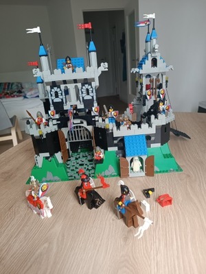 LEGO Castle 6090 Royal Knight's Castle zamek Króla Lwa