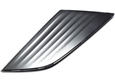 Заглушка протитуманної фари права срібляста оригінал mazda cx-3 '15-21 фото №1