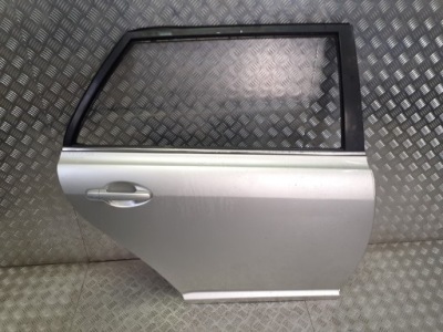 Двері правий задня toyota avensis t25 1c0 kombi фото №1