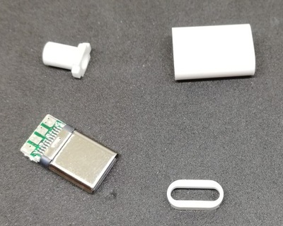 Wtyk USB typ C na kabel biały