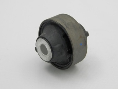 BLOQUE SILENCIOSO PALANCA /PRZOD/ NISSAN MICRA K12 02-  