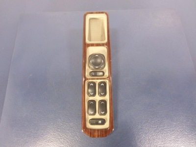 Cadillac cts i переключатель окон 25750262 фото №1