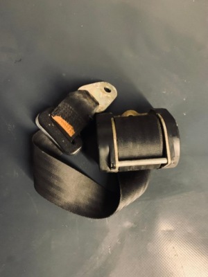 Ремінь безпеки задній лівий mercedes w116 sel фото №1