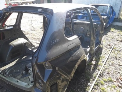 Tiguan правая перед задняя четверть фото №1