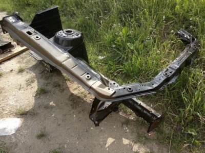 Mustang 2010 усилитель лонжерон чашка ремень фото №1