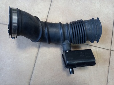 Труба воздуха toyota rav-4 v oryg. фото №1