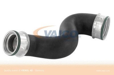 Патрубок інтеркулер skoda superb 1,9tdi 01-08 passat фото №1