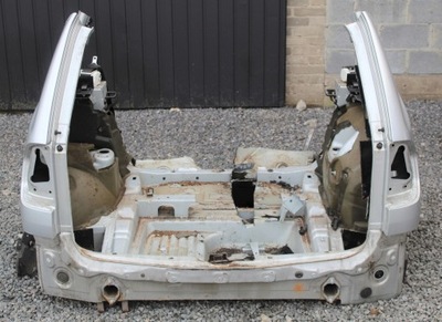 Чверть задня bmw x3 e83 354 titansilber фото №1