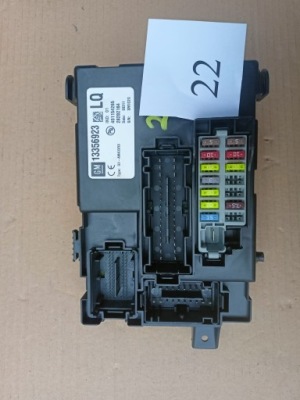 Коробка предохранителей модуль bsi opel meriva b 13356923 lq фото №1