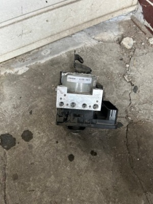 Dacia sandero iii насос abs 476604584r фото №1