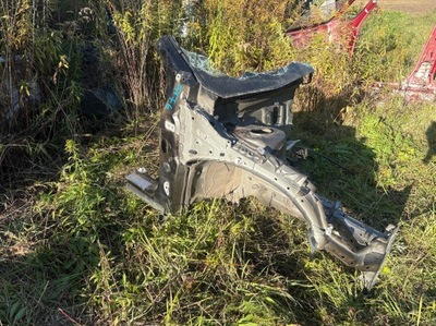 Toyota corolla cross 2022- четверть правая перед фото №1