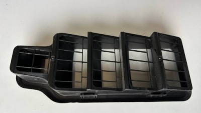 Решётка обдув багажника discovery v 5 l462 фото №1