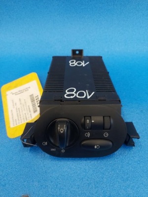 Перемикач вимикач світла rover оригінальний номер 106940 фото №1