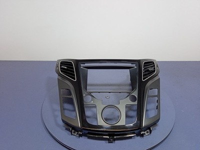 Hyundai i40 решітка обдув повітря середня фото №1