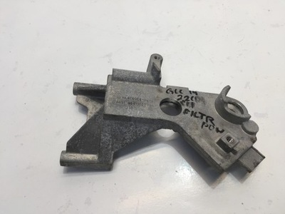 Mercedes glc x253 2.2 кронштейн фільтра повітря фото №1