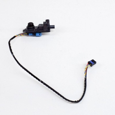 Tesla model 3 2022 правая сторона камера на крыле боковой фото №1