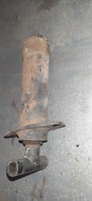 Отбойник левый передний бампера bmw e30 фото №1