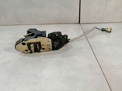 Замок двері правий задня kia shuma ii 1.6 16v фото №1