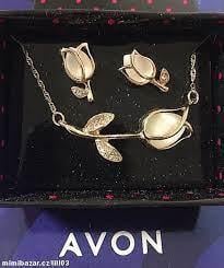 Avon Yelena komplet biżuterii w kolorze złotym