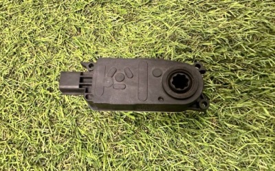 Моторчик жалюзі ford edge s-max mk2 kt4b-8476-aa фото №1