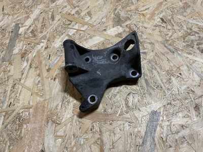 Кронштейн кронштейн генератора dacia sandero i 1 1.2 16v 7700864288 фото №1