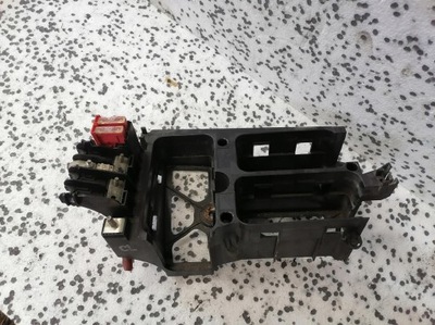 Opel zafira b кронштейн коробка запобіжників фото №1