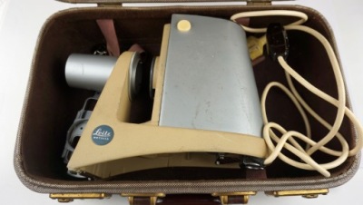WATLZAR LEITZ projektor z walizką