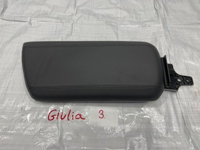 Alfa romeo giulia подлокотник фото №1
