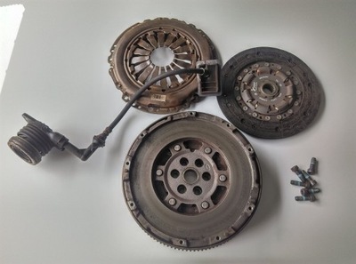 Alfa romeo mito колесо двомасовий 1.4 55219390 зчеплення фото №1