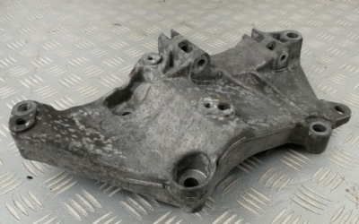 8200100148 кронштейн кронштейн генератора renault megane scenic 2 2,0 16v фото №1