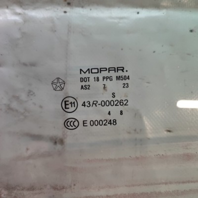 Chrysler 300c 3.0 crd стекло левый задняя фото №1