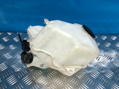 Toyota prius ii бачок омывателя фото №1