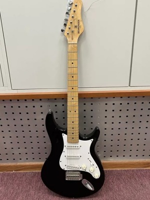 STRATOCASTER BEHRINGER GITARA