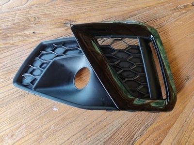 Audi a4 b9 lift s-line решітка ліва 8w0807681am фото №1