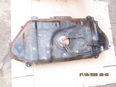 Бак bak пального toyota yaris i 1.4 d4d фото №1