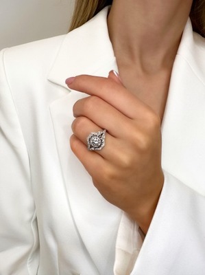 PRZEPIĘKNY platynowy pierścionek z diamentami